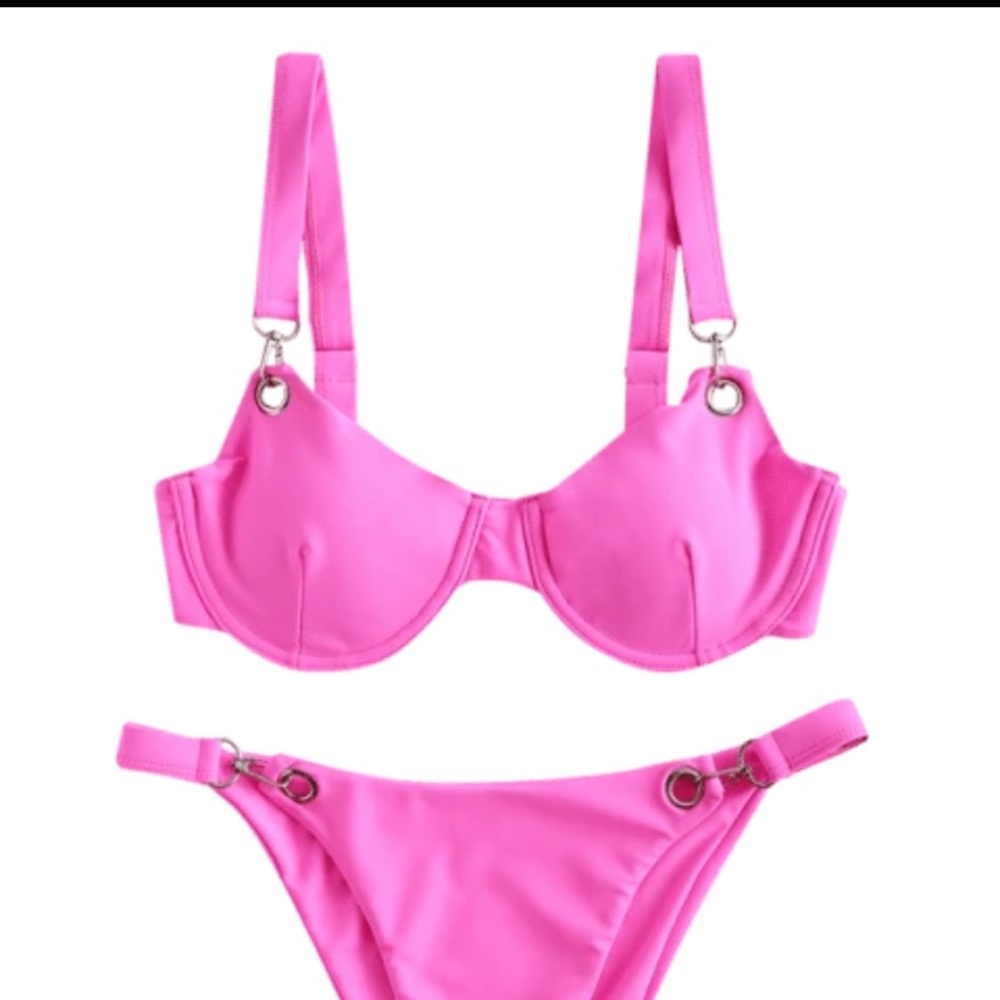 Bikini - Picture 2 of 3